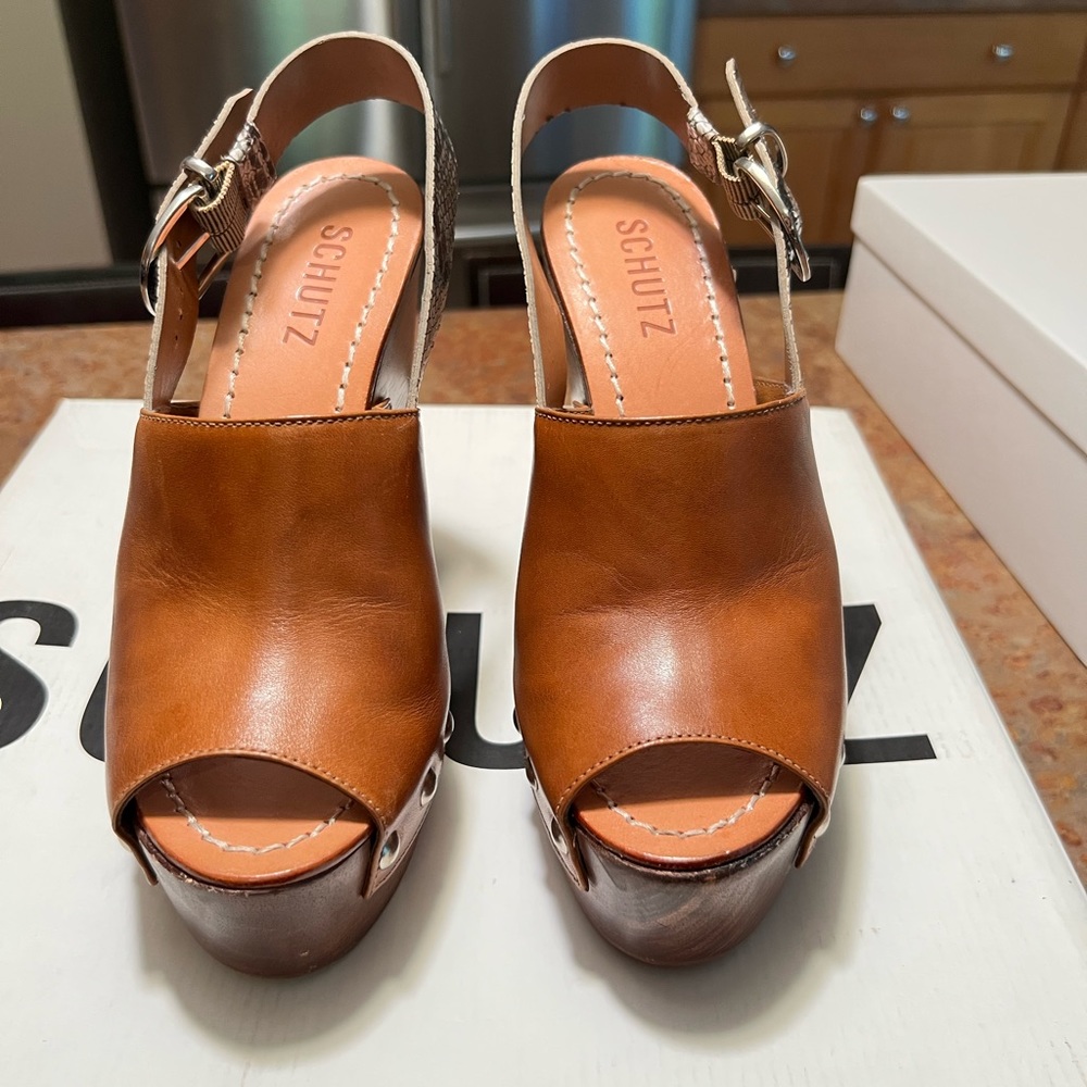 Schultz platform sandles
